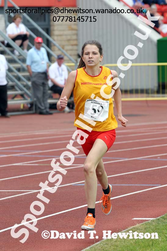 Girls 800 metres, Northern Inter-County Schools, Gateshead International Stadum. Photo: David T. Hewitson/Sports for All Pics